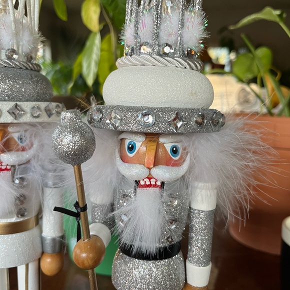 2 Kurt Adler Nutcrackers / Silver / Sparkle / 13.5 Height / Hollywood - Picture 3 of 5